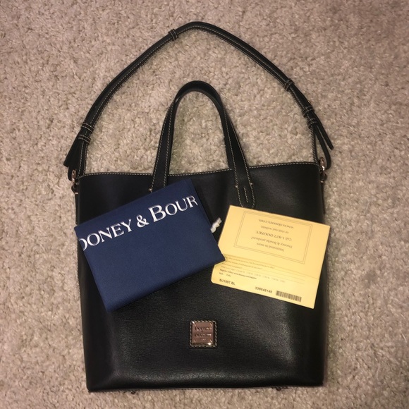 SOLD Authentic Dooney & Bourke Lilliana Tote - Picture 3 of 8